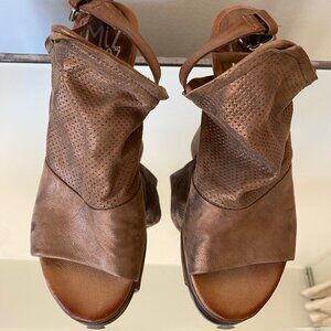 MIZ MOOZ Women's  Suede Leather Heel Sandal Ankle Strap Size US 40.